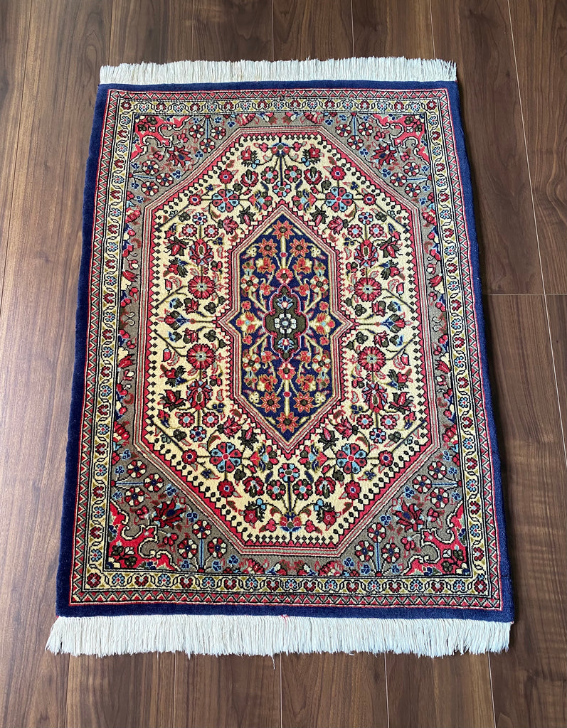 クム産 ペルシャ絨毯  コルクウール 93×67cm