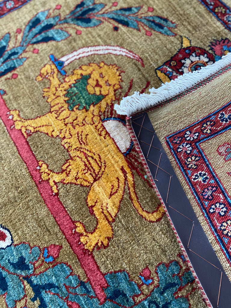 カシュガイ族 手織り絨毯 92×89cm– MARC My Aladdin's Rug & Carpet